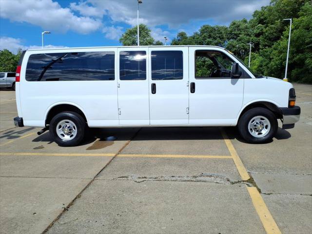 Used 2024 Chevrolet Express 3500 LT w/ LT Preferred Equipment Group RWD image 6