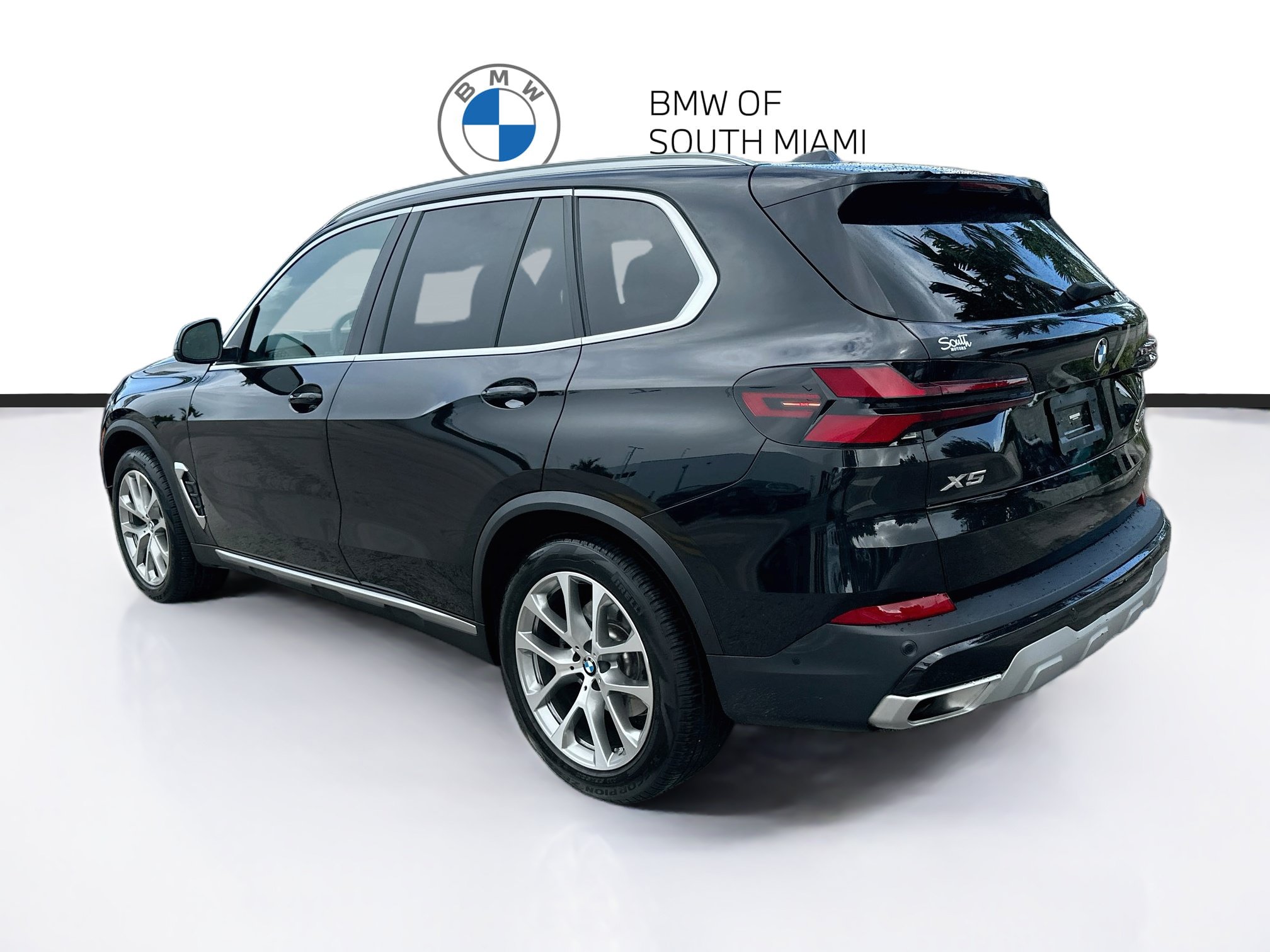 Used 2024 BMW X5 sDrive40i w/ Parking Assistance Package RWD image 5