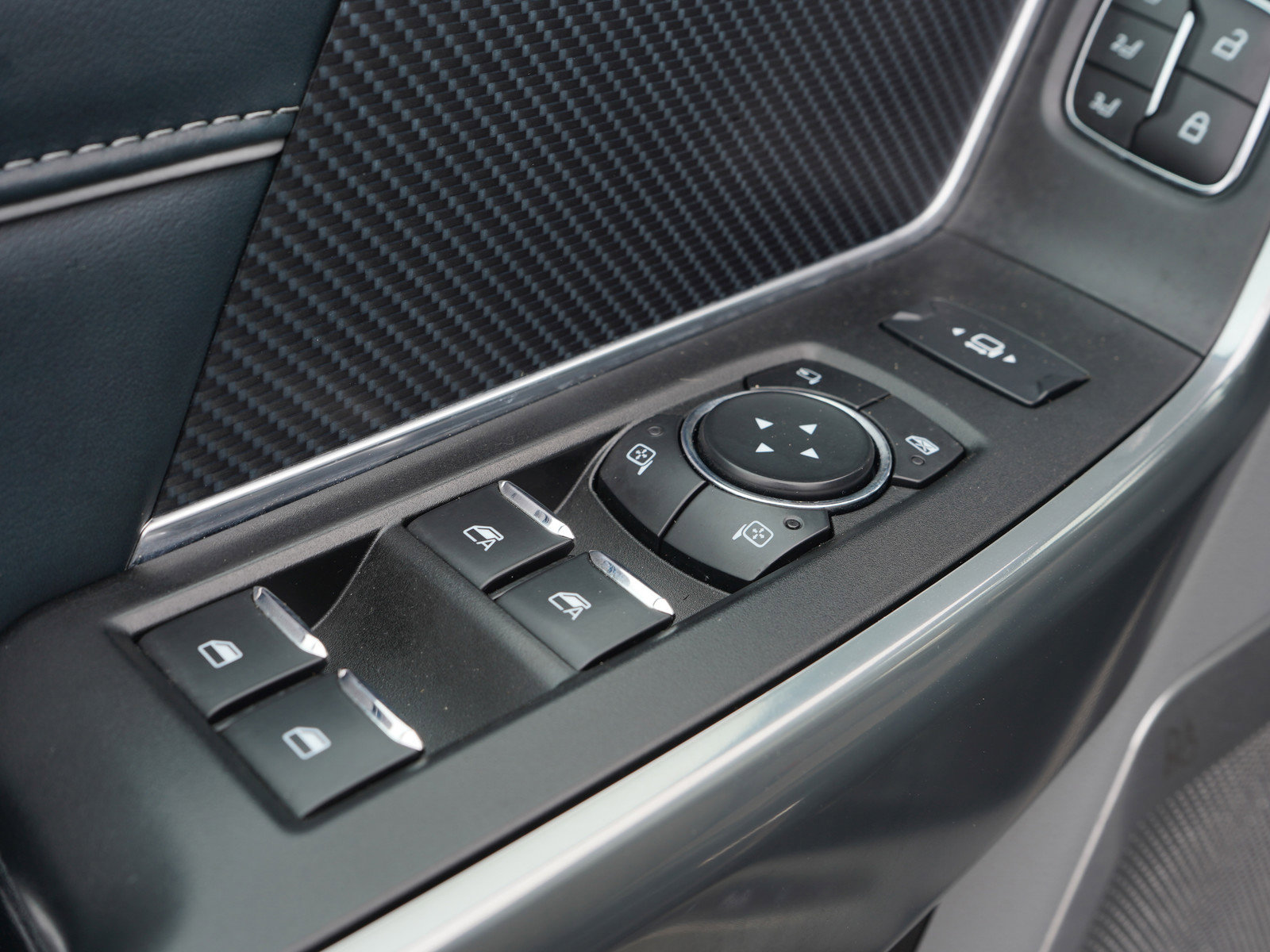 Used 2024 Ford F350 Limited w/ FX4 Off-Road Package image 22