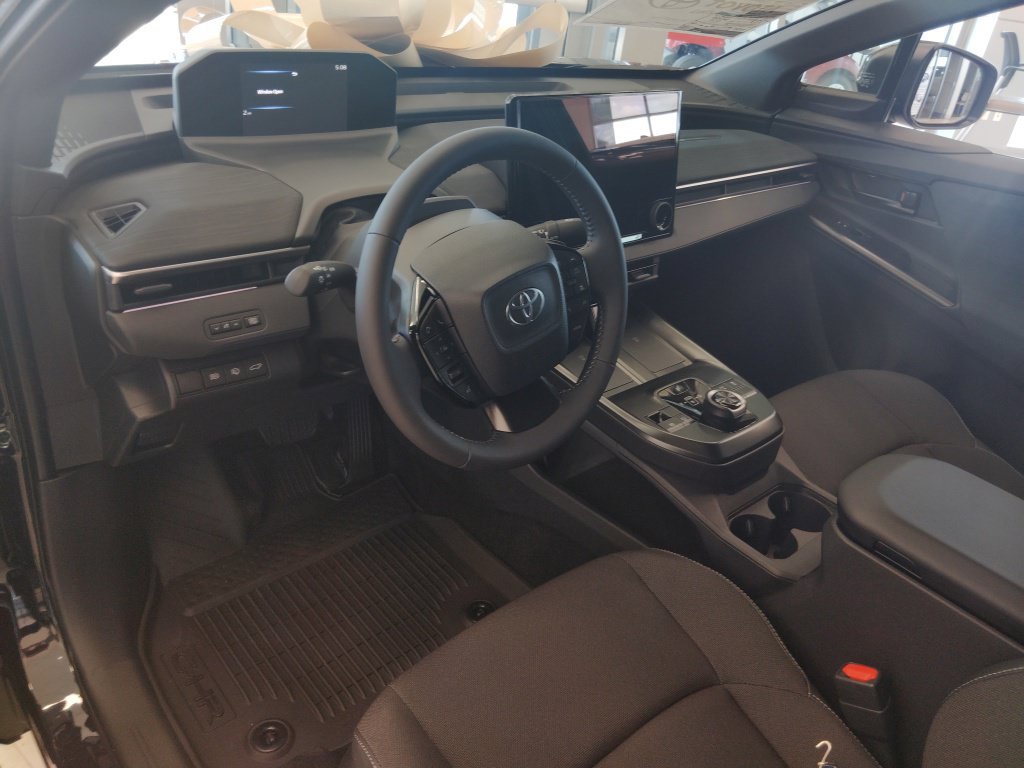 New 2026 Toyota C-HR AWD/4WD image 5