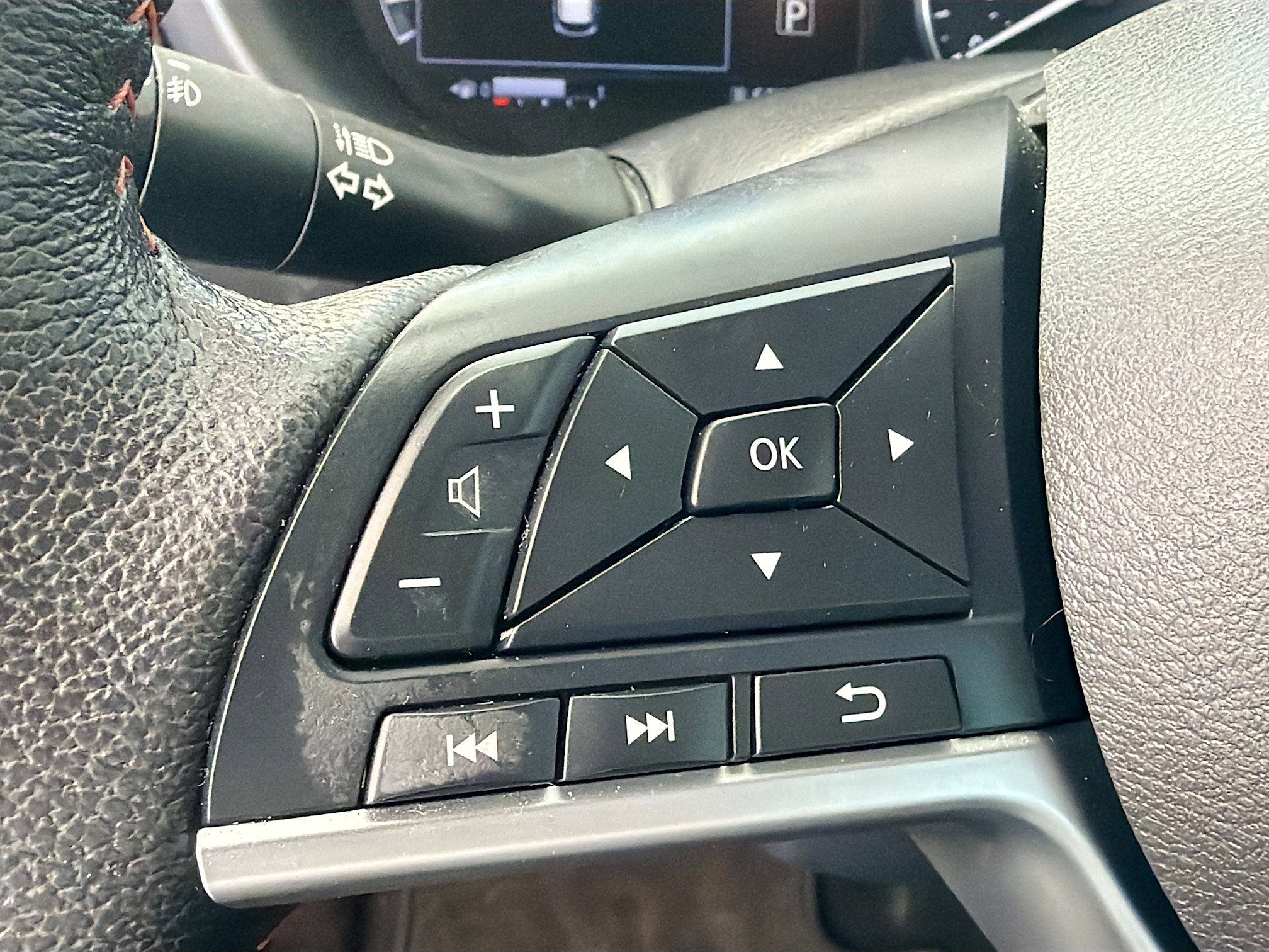 Used 2021 Nissan Kicks SR w/ SR Premium Package image 34