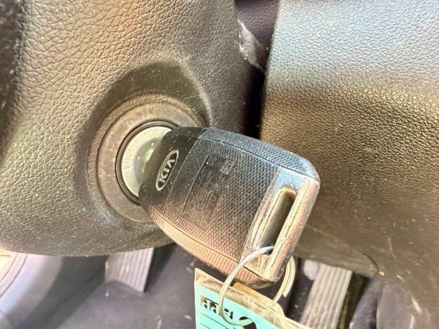 Used 2017 Kia Optima LX FWD image 28