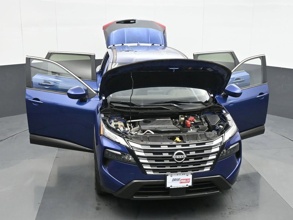 Used 2023 Nissan Rogue SV image 34