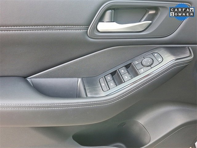 Used 2022 Nissan Rogue SV w/ SV Premium Package image 12