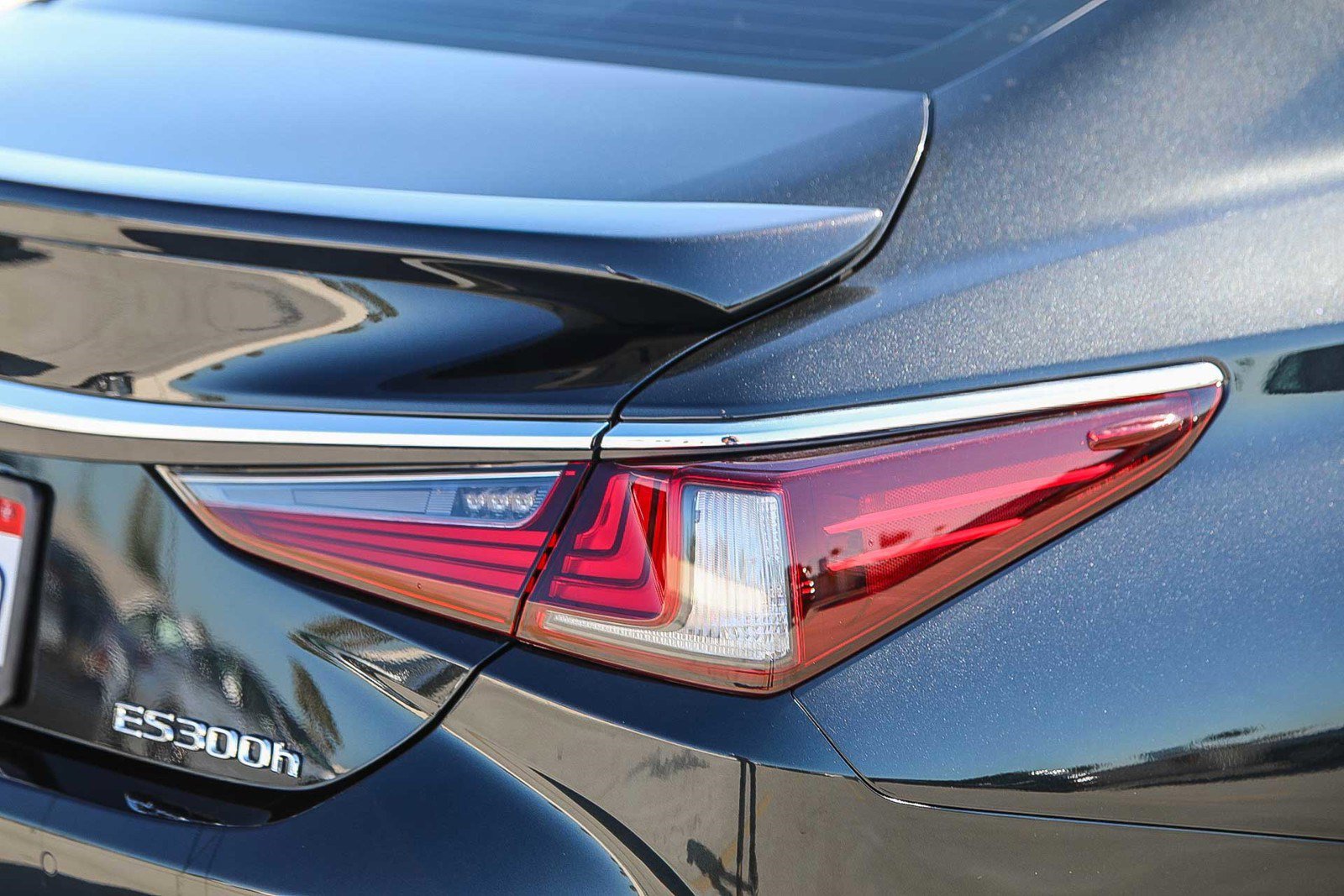 Used 2024 Lexus ES 300h w/ Premium Package image 9