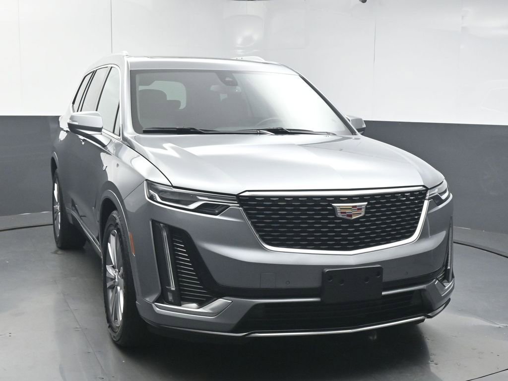 Used 2024 Cadillac XT6 Premium Luxury image 2