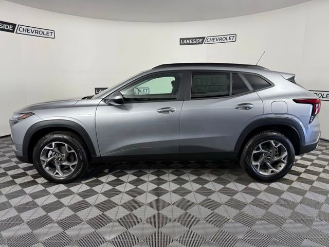 New 2025 Chevrolet Trax LT FWD image 3