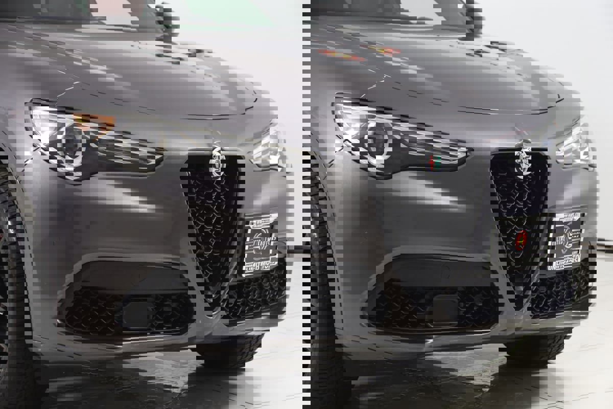 Used 2020 Alfa Romeo Stelvio Ti Sport w/ Quick Order Package 22S Sport image 45