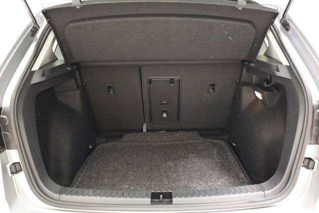 Used 2022 Volkswagen Taos SE image 29