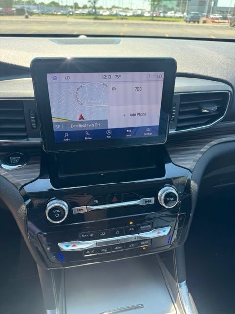 Used 2023 Ford Explorer Limited w/ Equipment Group 301A AWD/4WD image 19