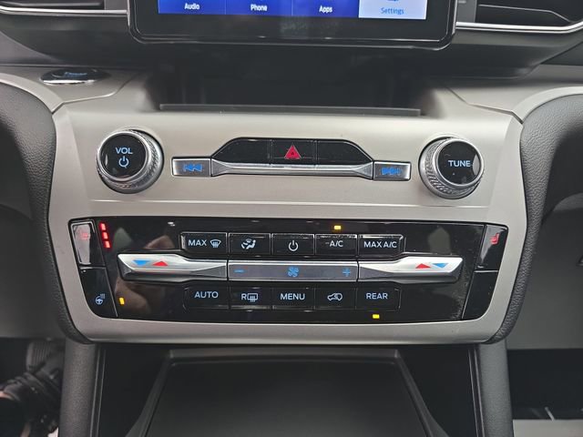 Used 2022 Ford Explorer XLT w/ Equipment Group 202A image 38