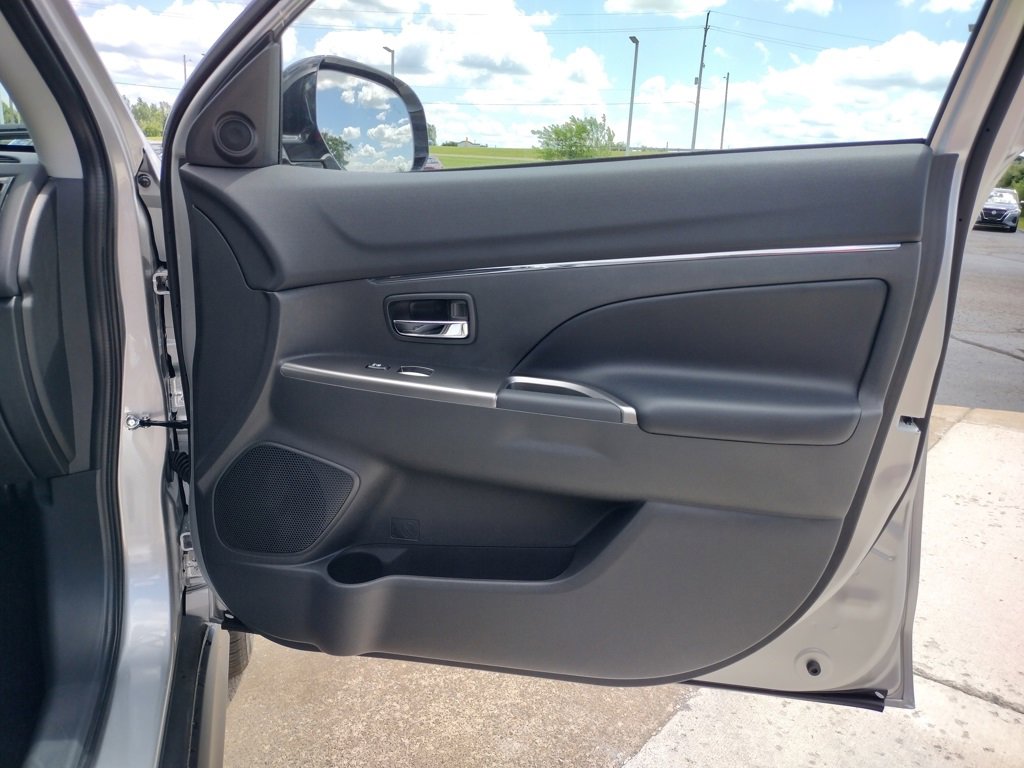 New 2025 Mitsubishi Outlander Sport SE image 28