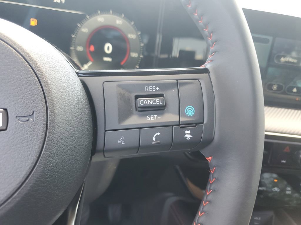 New 2025 Nissan Kicks SR AWD/4WD image 16