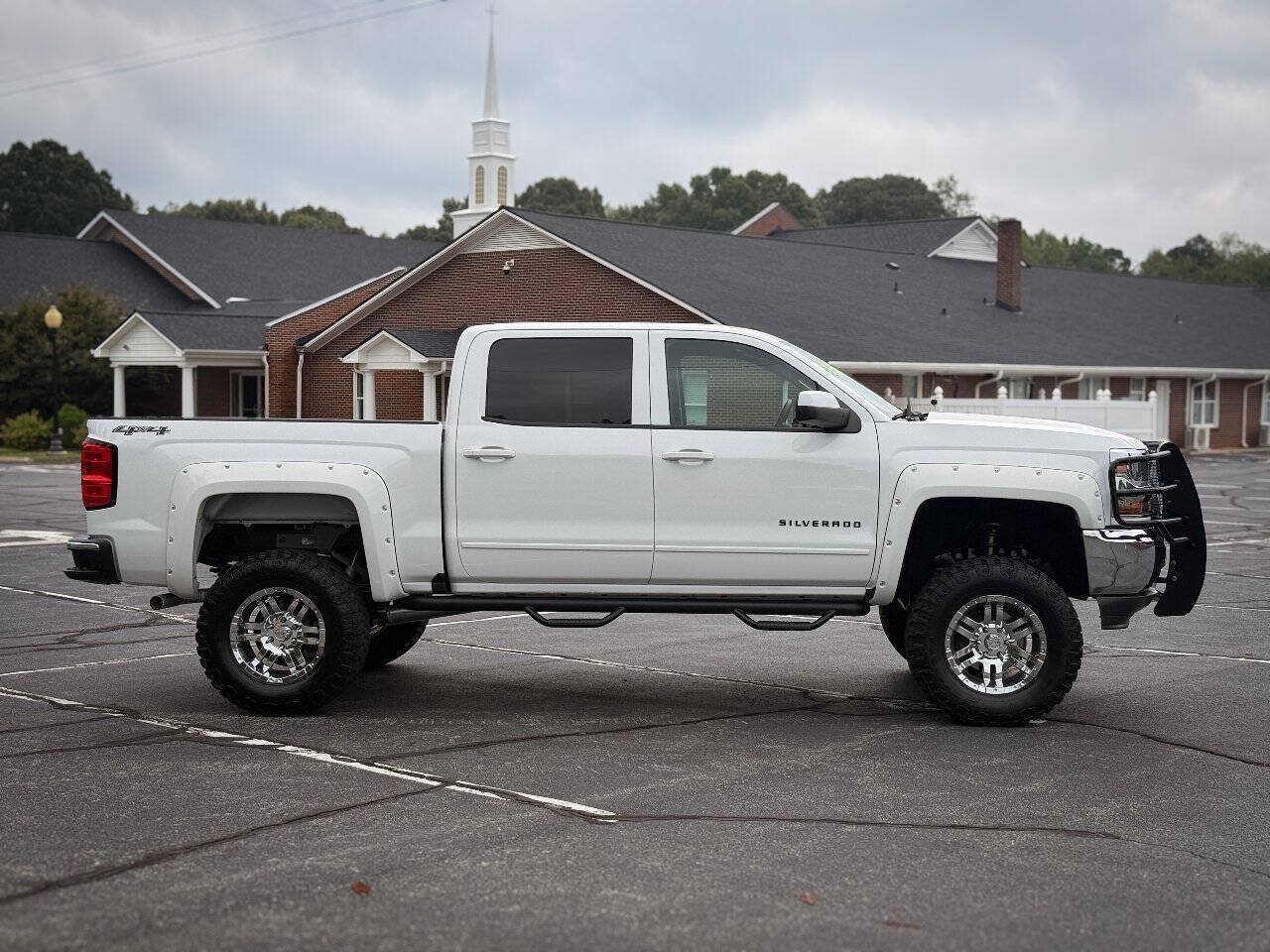 Used 2016 Chevrolet Silverado 1500 LT w/ Trailering Package AWD/4WD image 2