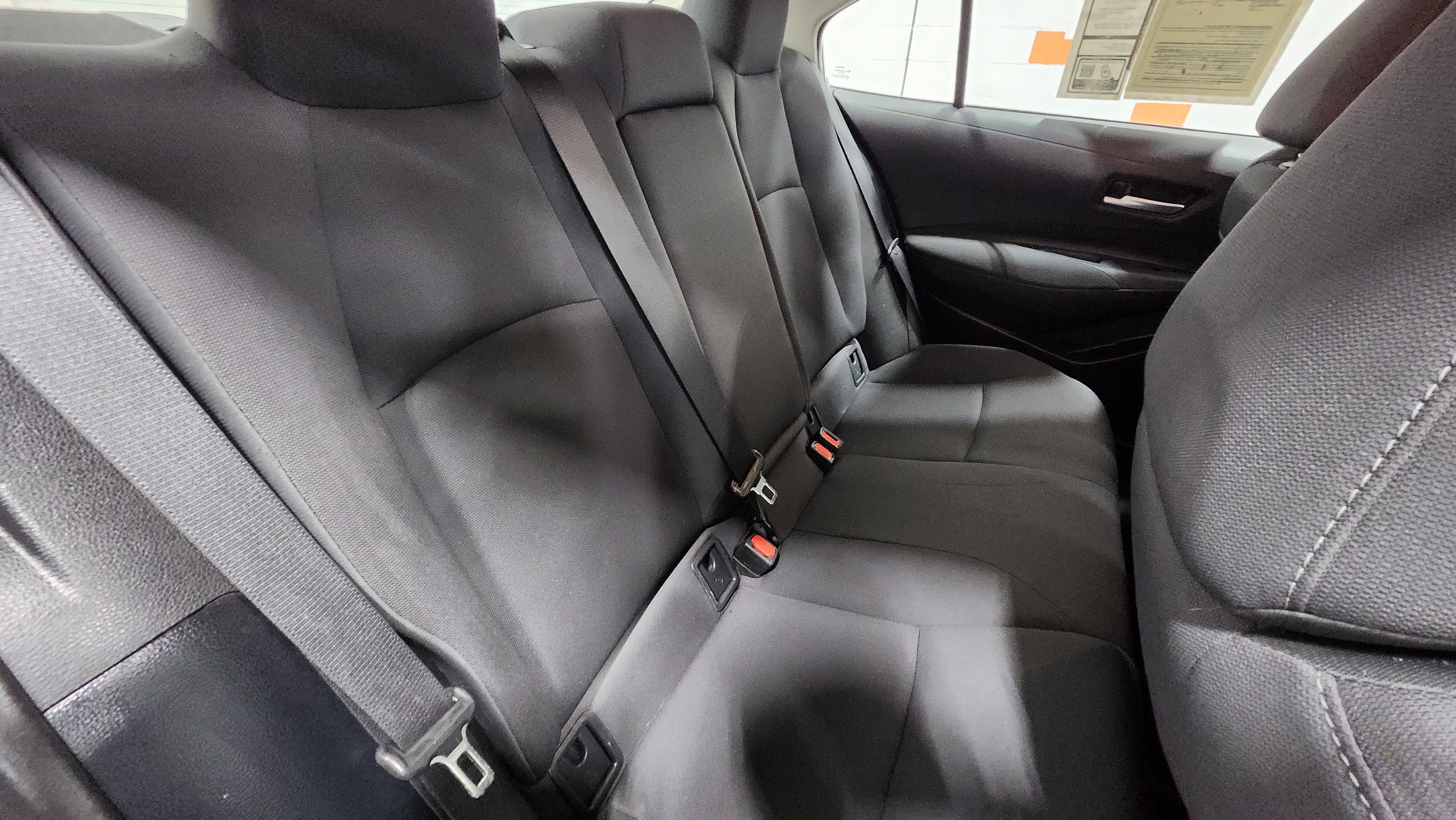 Used 2021 Toyota Corolla LE image 18