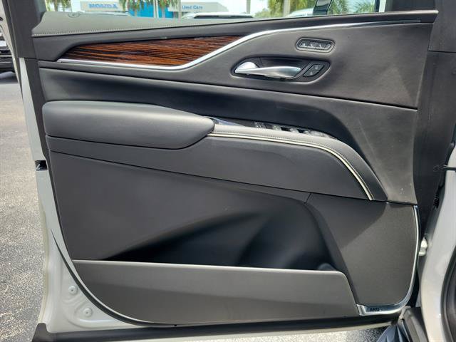 Certified 2023 Cadillac Escalade Premium Luxury AWD/4WD image 34