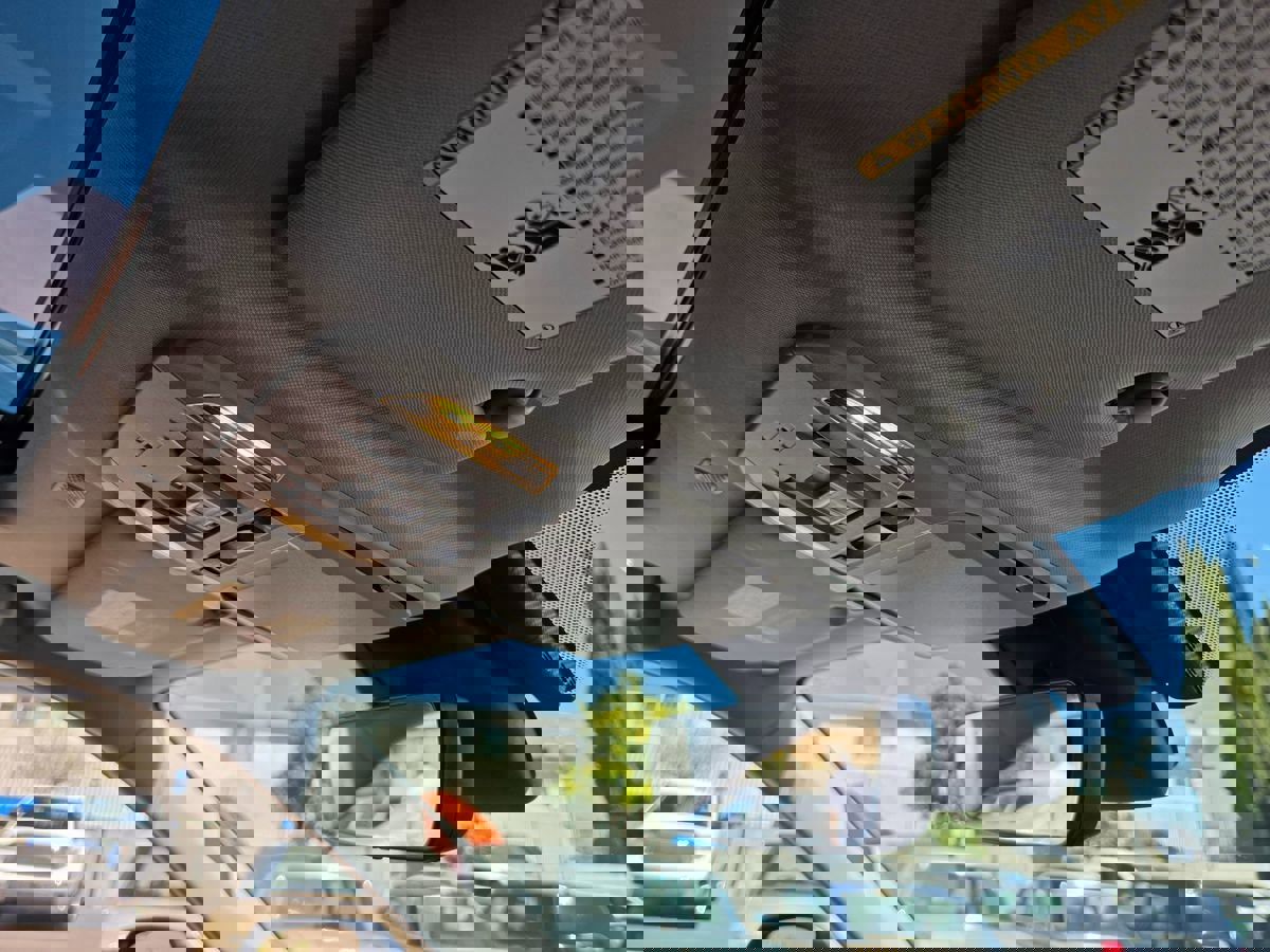 Used 2020 Toyota Highlander XLE image 18