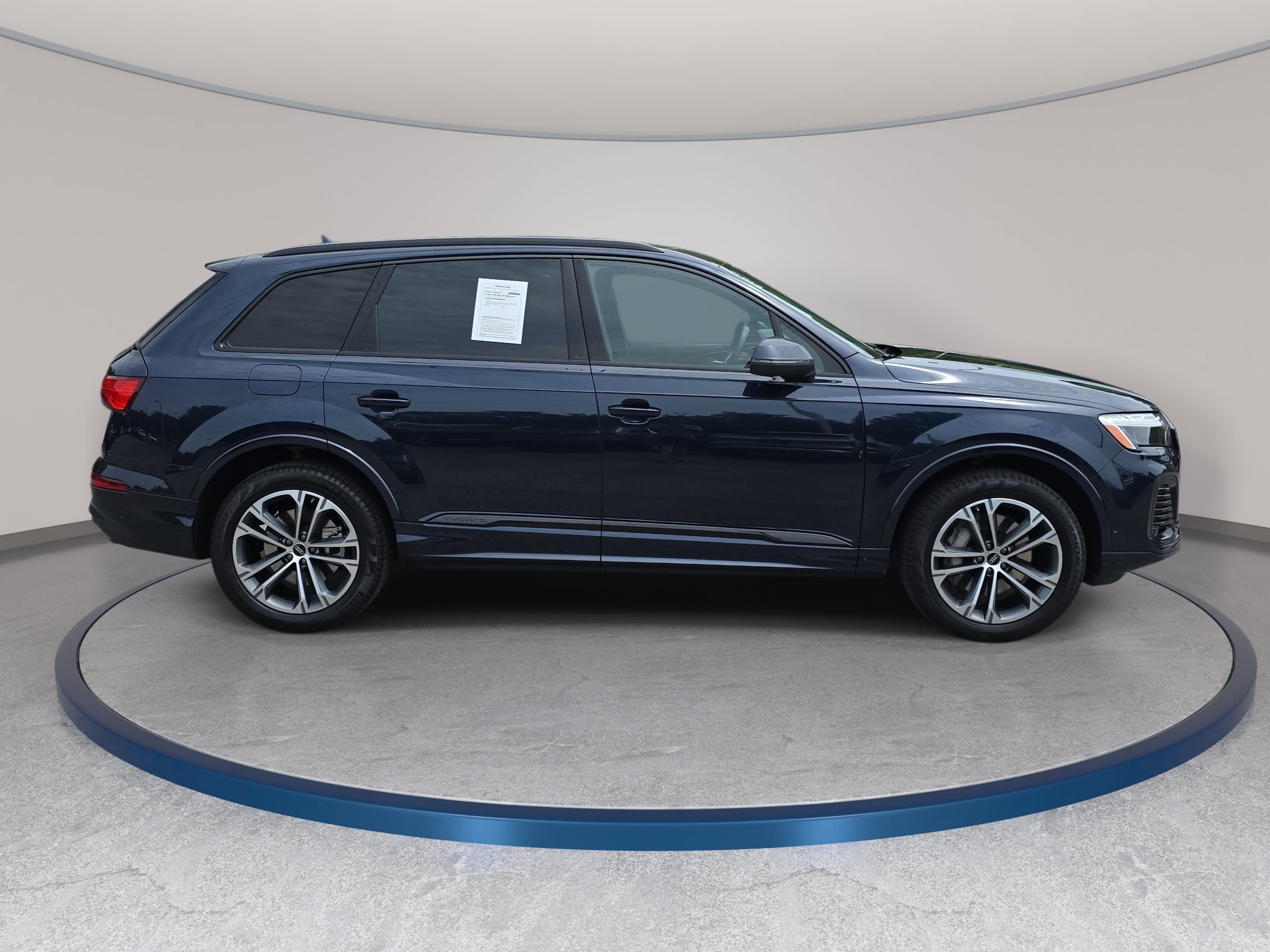 Certified 2025 Audi Q7 2.0T Premium w/ Convenience Plus Package AWD/4WD image 4
