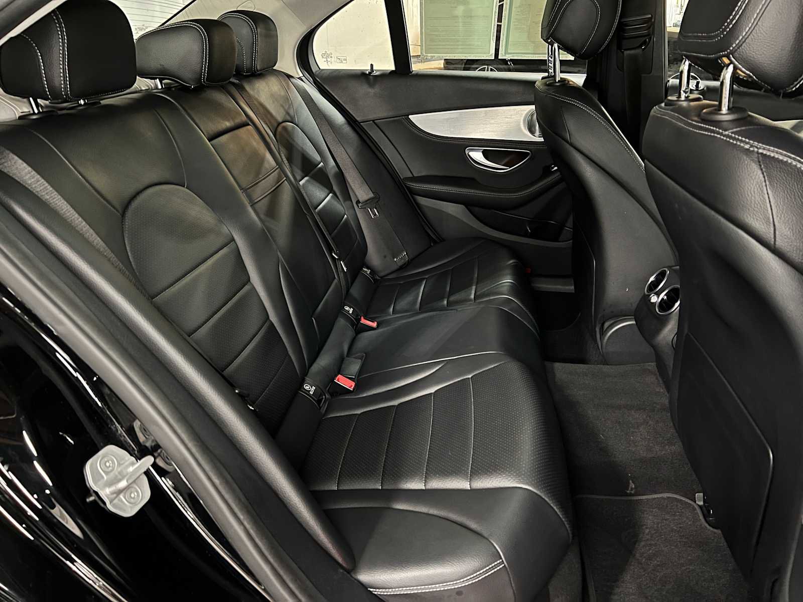 Used 2015 Mercedes-Benz C 300 4MATIC Sedan image 13