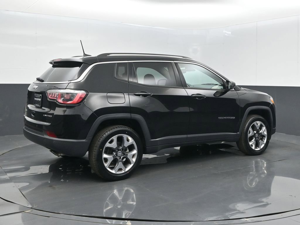 Used 2018 Jeep Compass Limited w/ Navigation Group AWD/4WD image 22