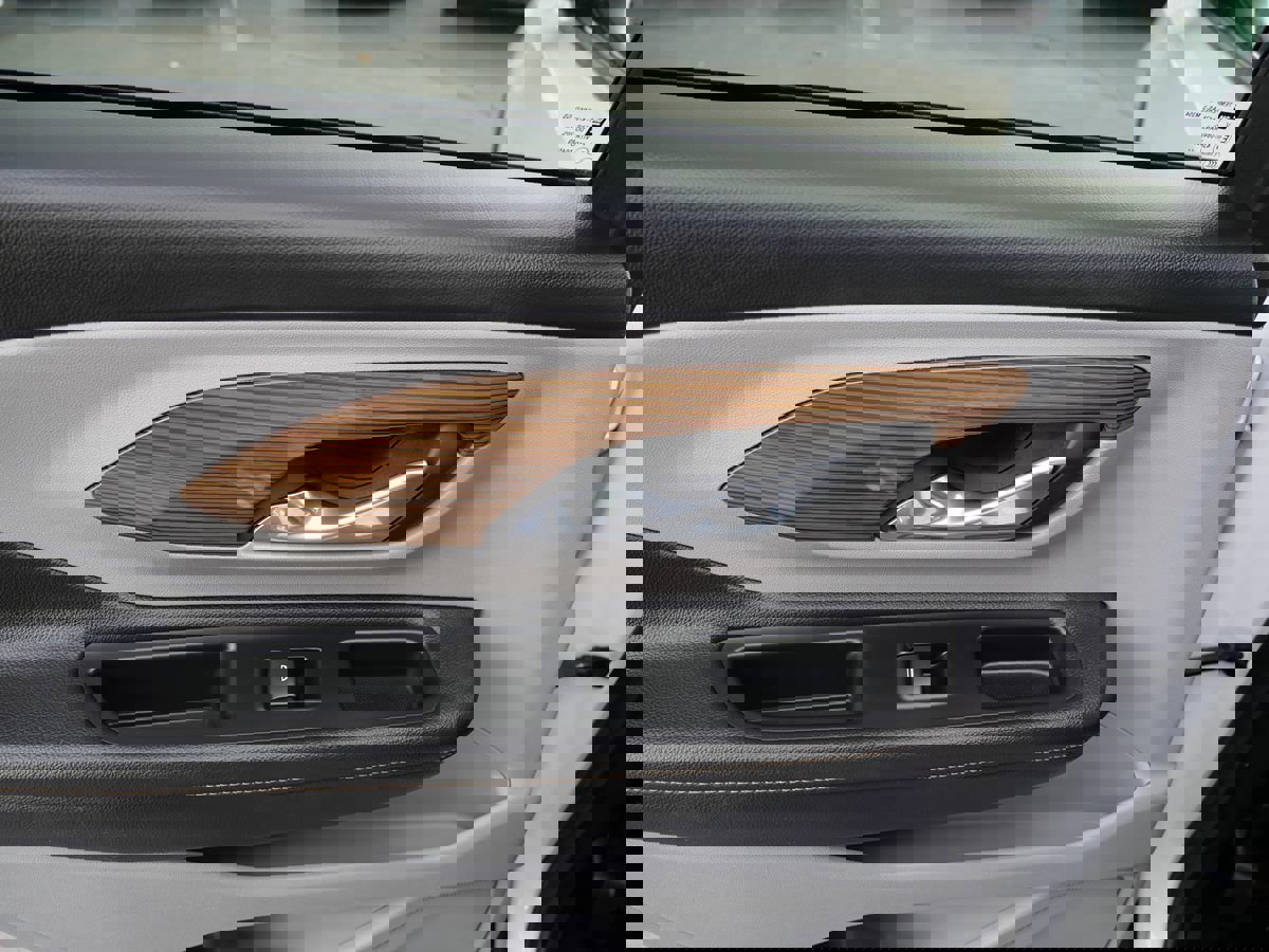 Used 2018 GMC Terrain SLE w/ Driver Convenience Package image 26