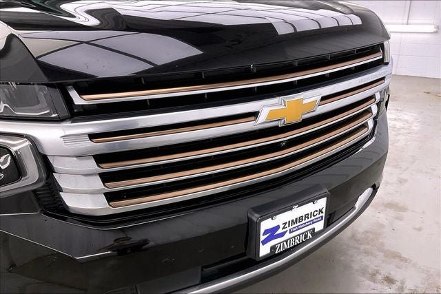Used 2021 Chevrolet Suburban High Country w/ Premium Package AWD/4WD image 31