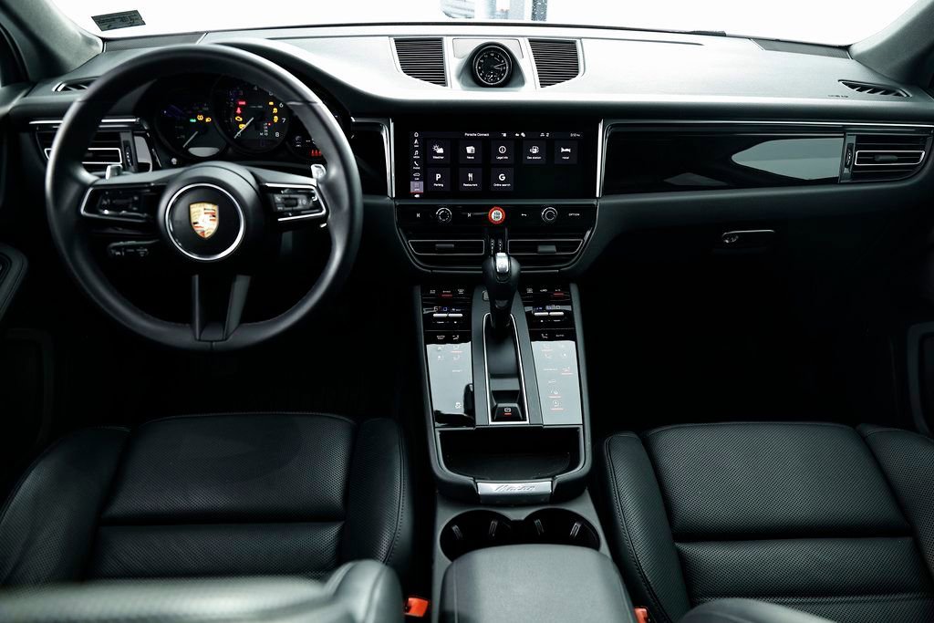 Certified 2025 Porsche Macan image 29