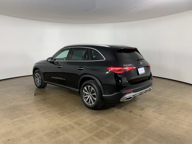 Used 2025 Mercedes-Benz GLC 300 4MATIC image 14