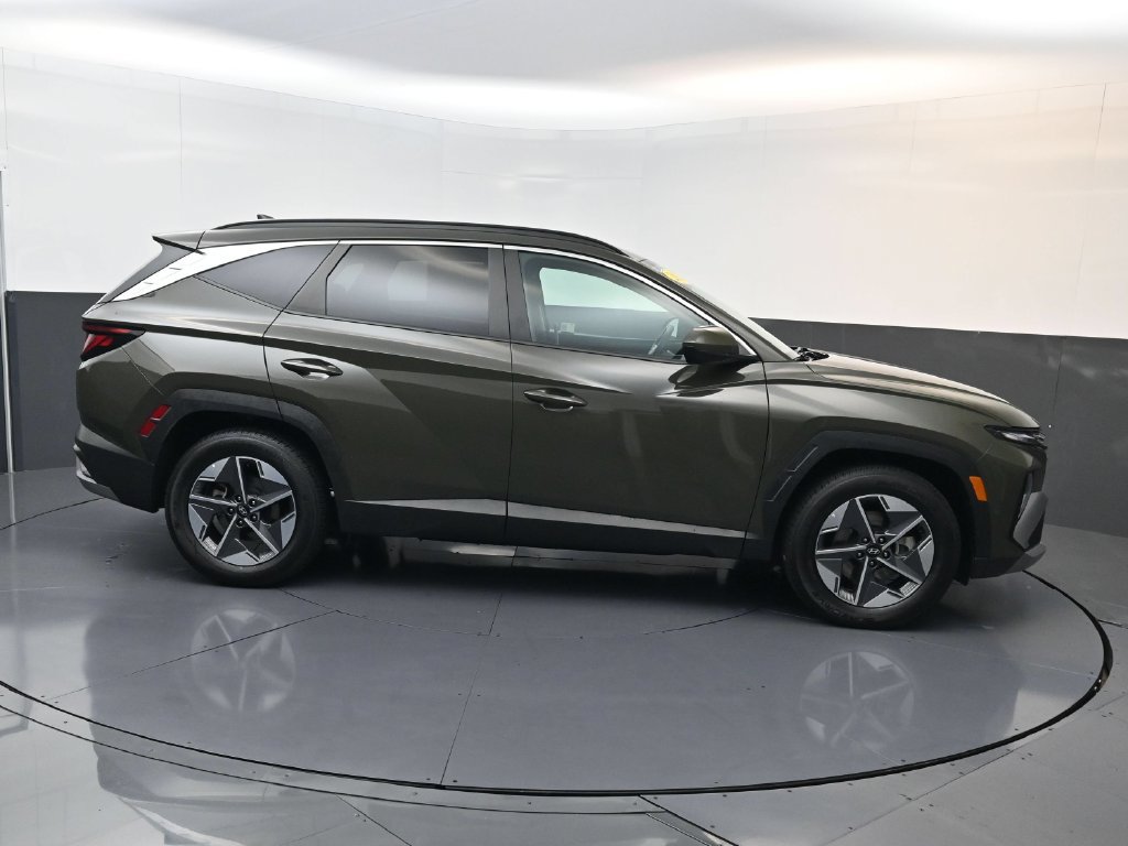 Certified 2025 Hyundai Tucson SEL FWD image 3