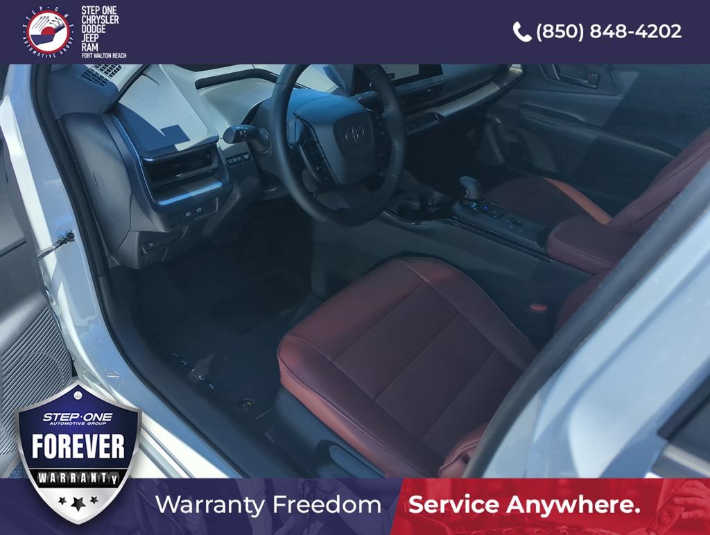 Used 2025 Toyota Prius LE FWD image 10