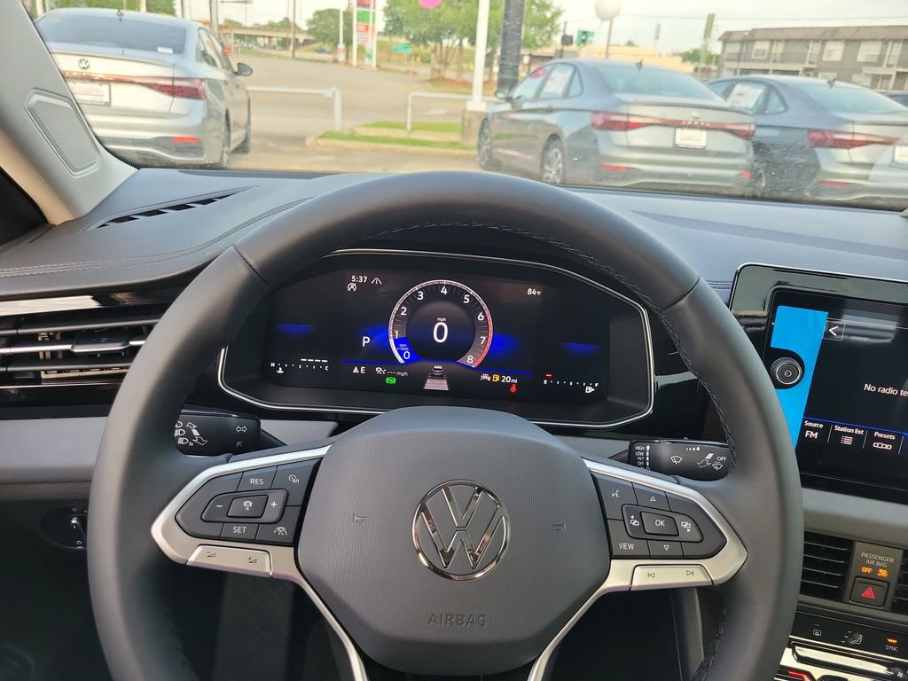New 2026 Volkswagen Jetta SE FWD image 21