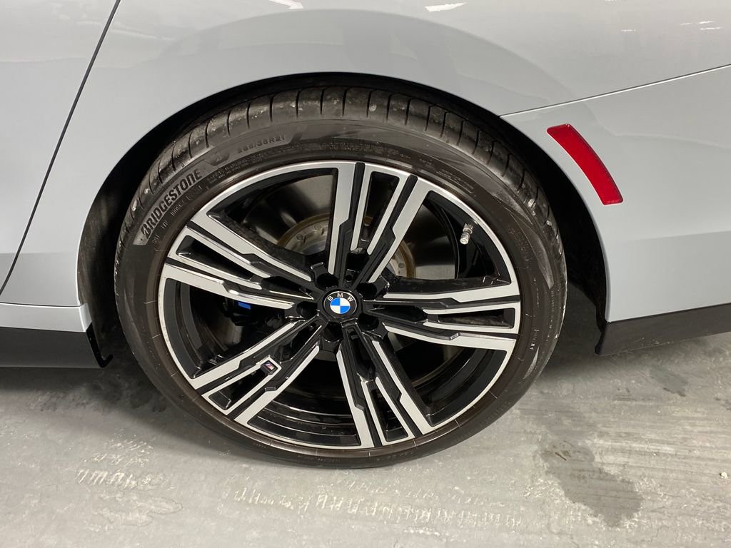 Used 2024 BMW 760i xDrive image 32