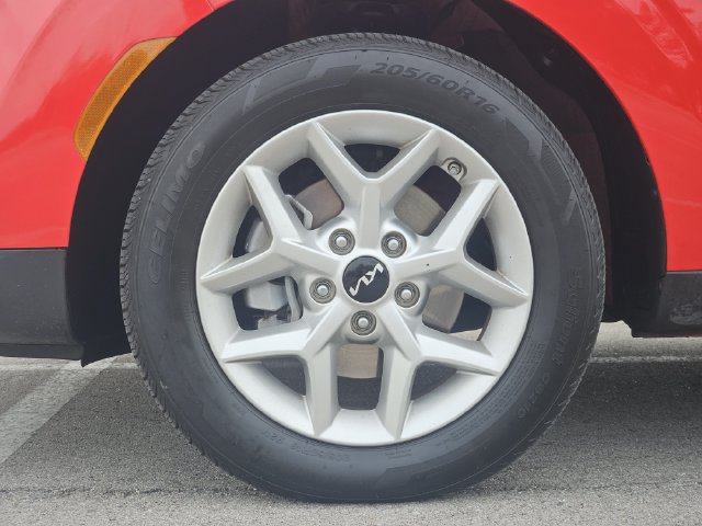 Used 2024 Kia Soul LX w/ LX Technology Package FWD image 12