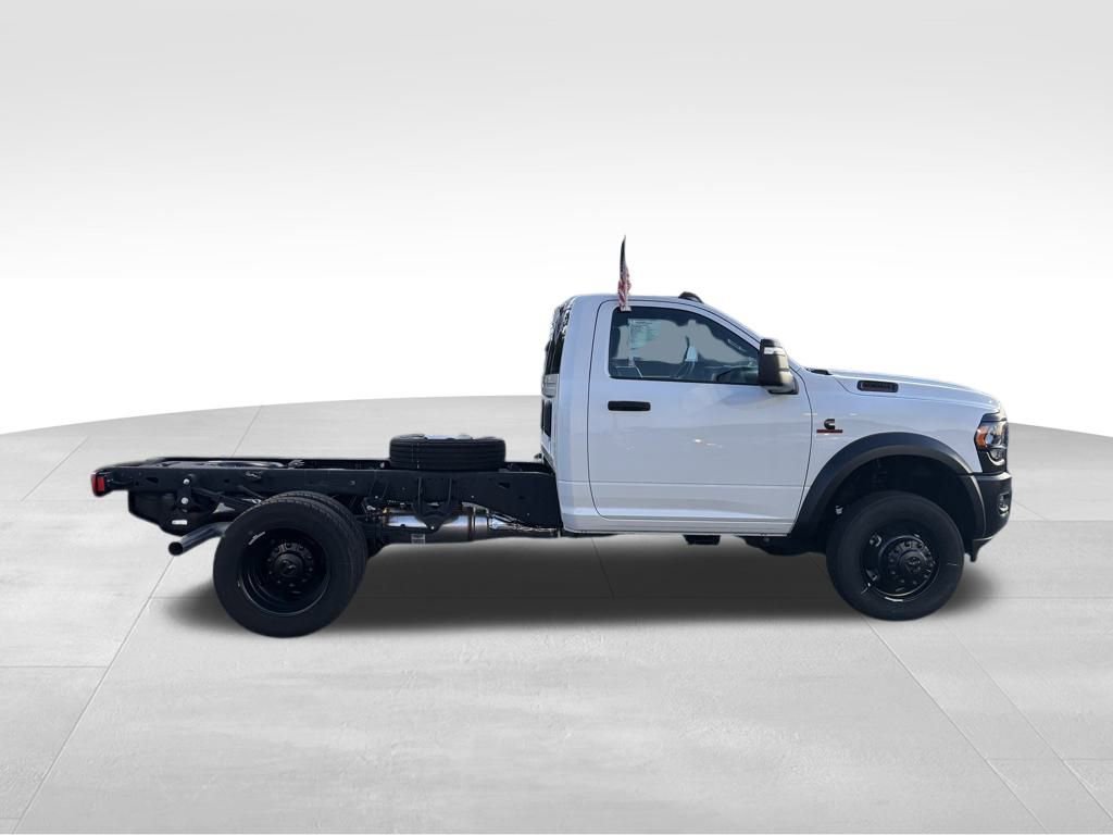 New 2024 RAM 5500 4x4 Regular Cab image 8