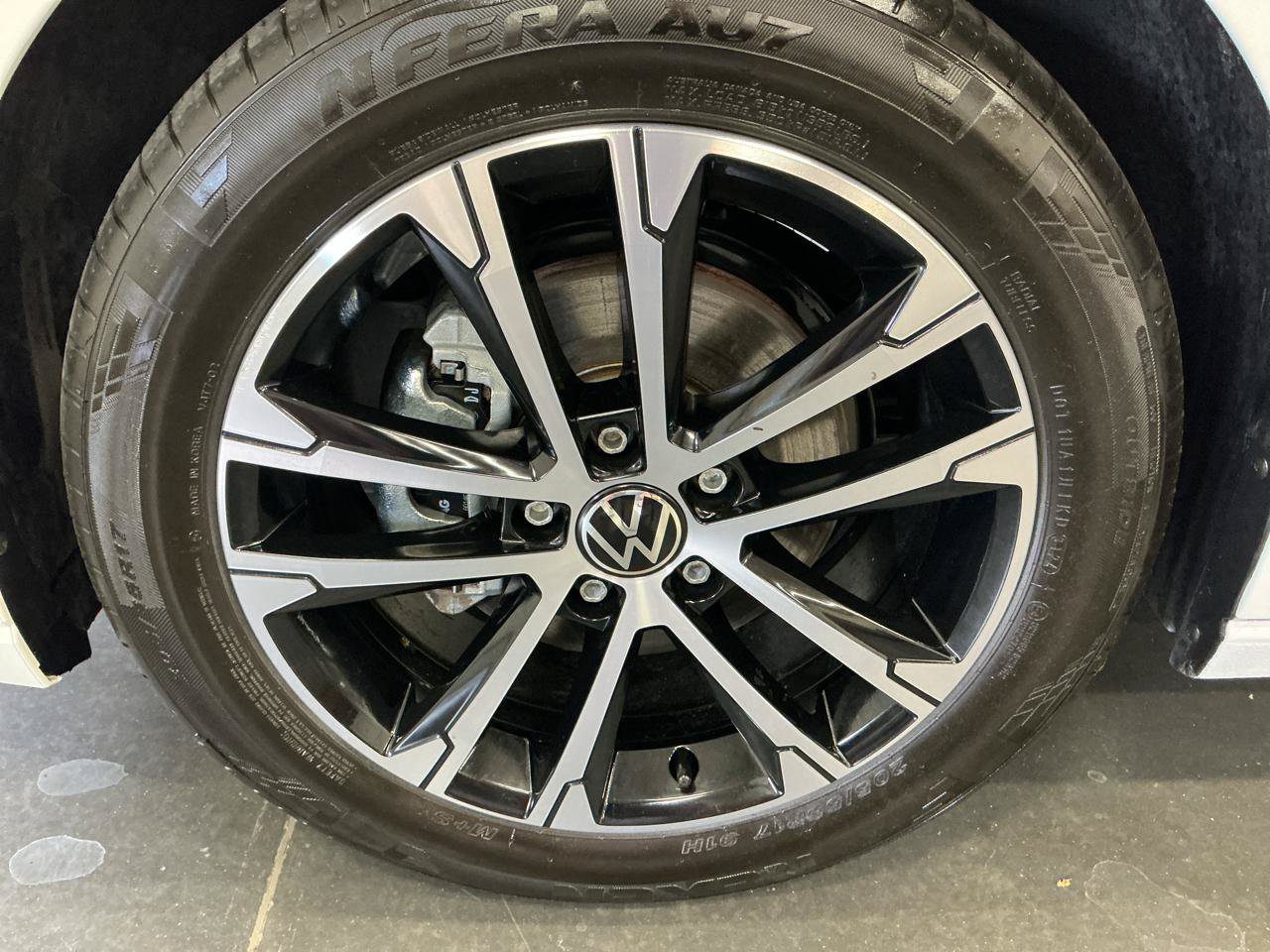 Used 2025 Volkswagen Jetta Sport FWD image 19