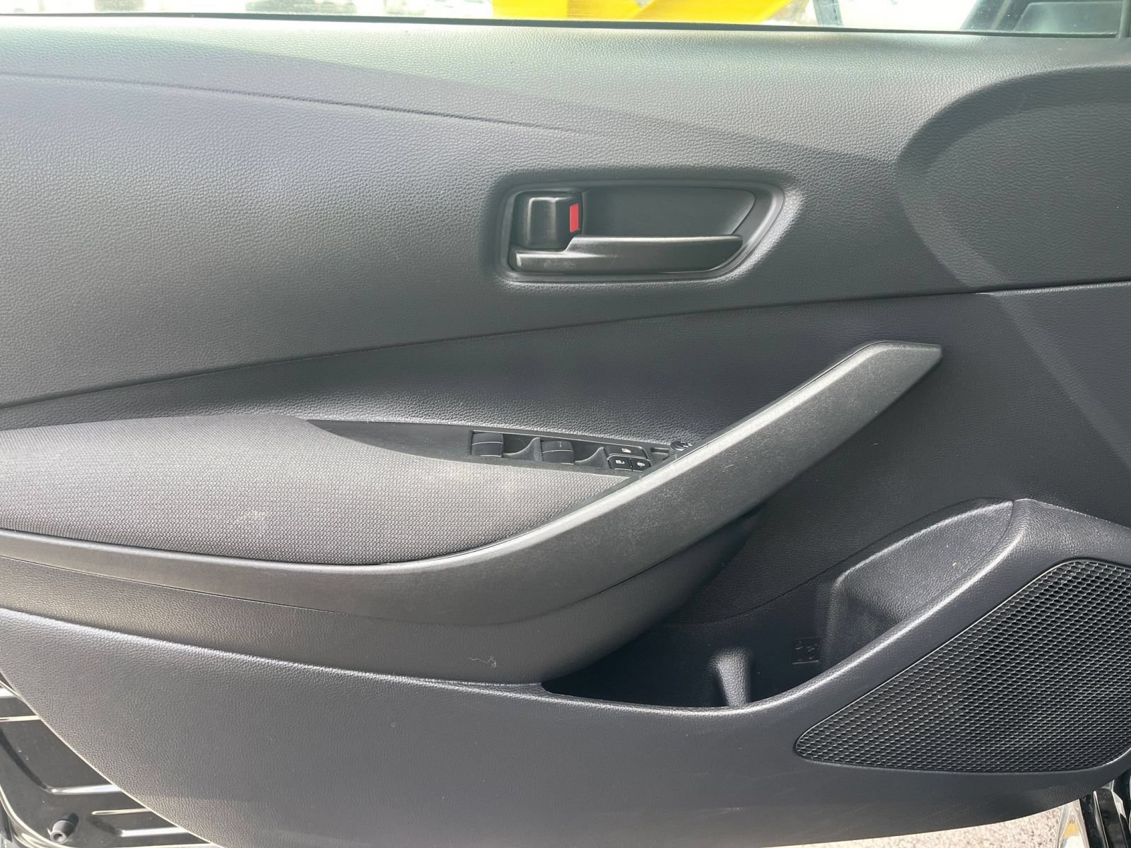 Used 2025 Toyota Corolla LE FWD image 18