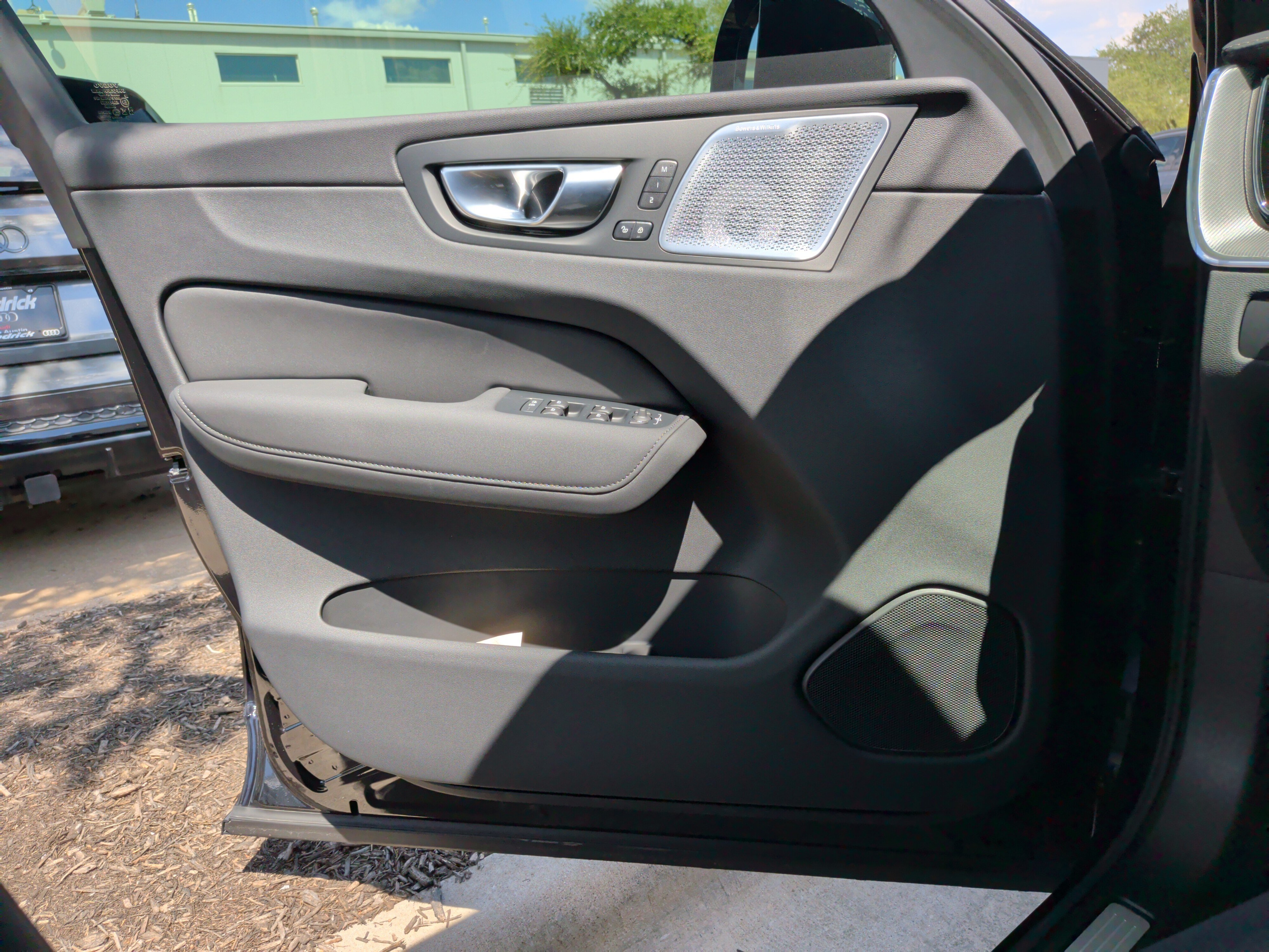 Used 2026 Volvo XC60 B5 Ultra w/ Protection Package Premier AWD/4WD image 13