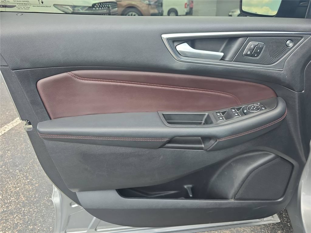 Used 2021 Ford Edge Titanium w/ Equipment Group 301A FWD image 16