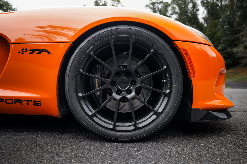 Used 2014 SRT Viper SRT-10 RWD image 9