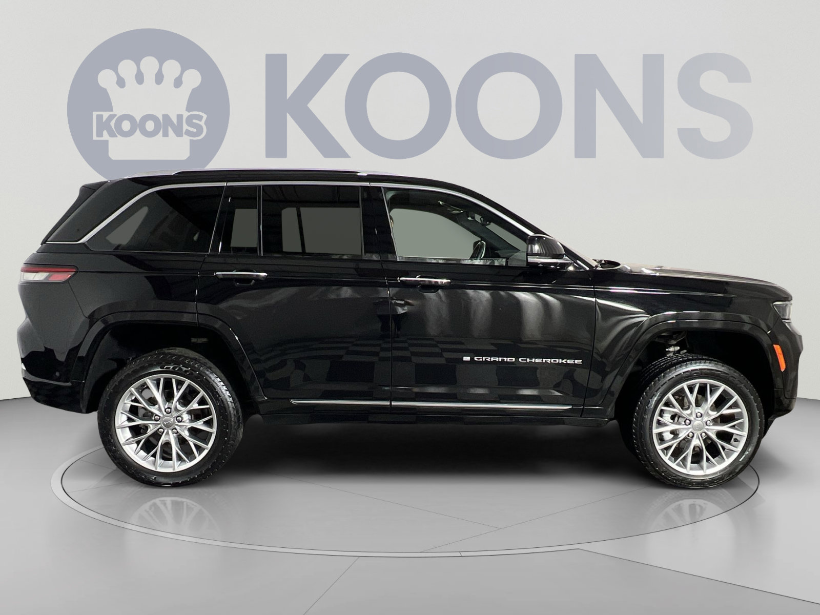 Used 2022 Jeep Grand Cherokee Summit AWD/4WD image 8