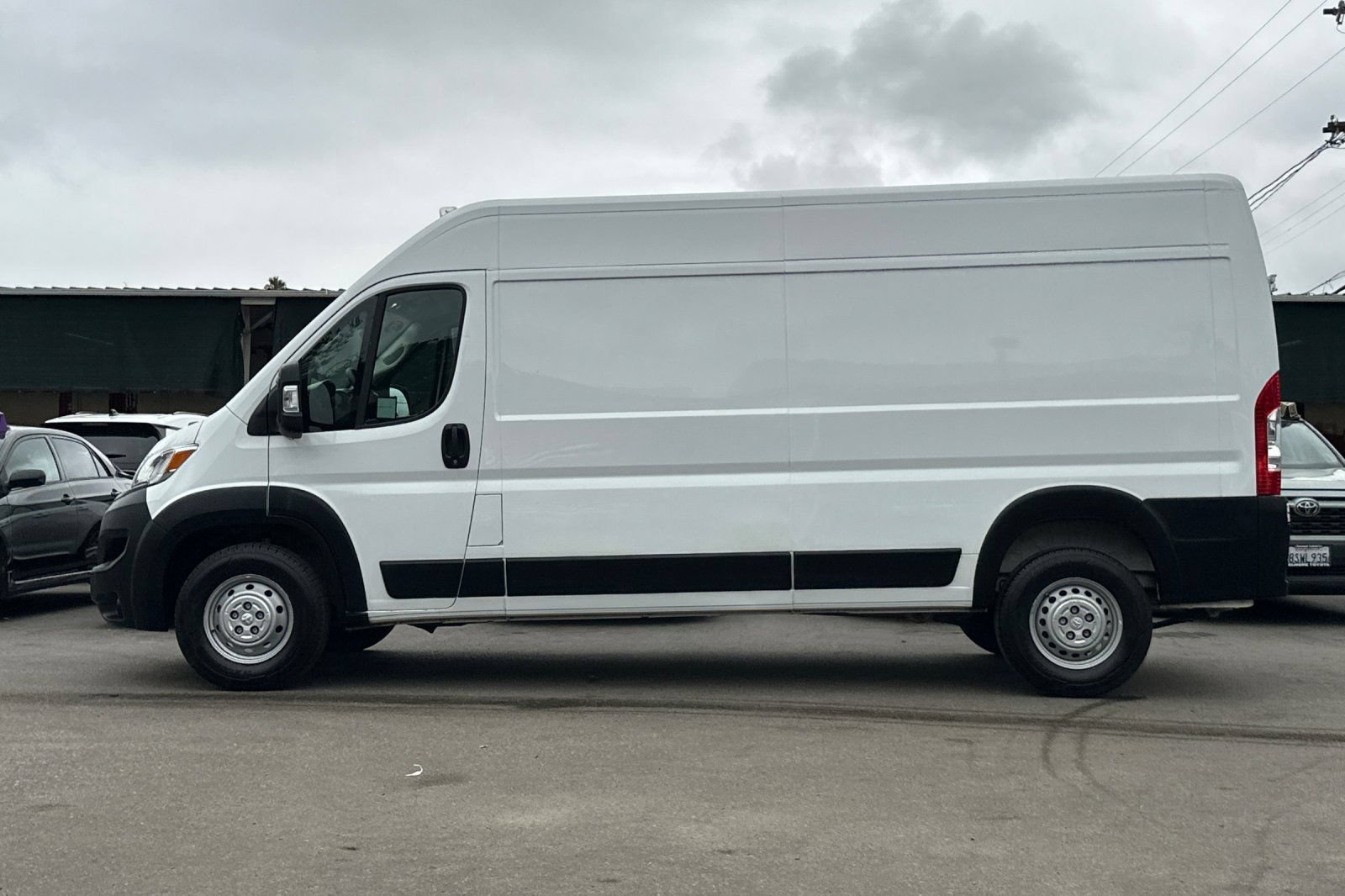 Used 2025 RAM ProMaster 2500 w/ Convenience Group FWD image 7