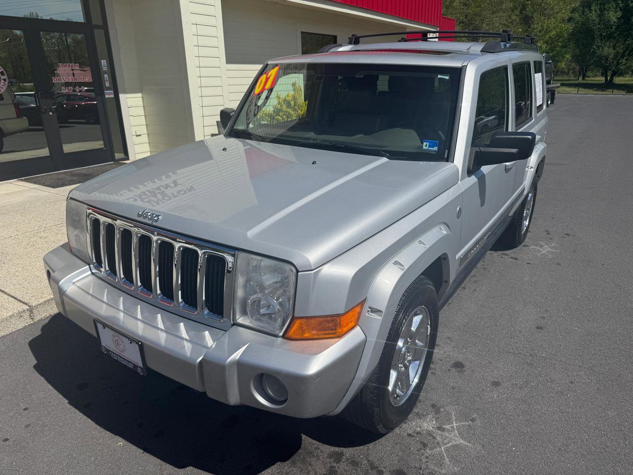 Used 2007 Jeep Commander Limited AWD/4WD image 2