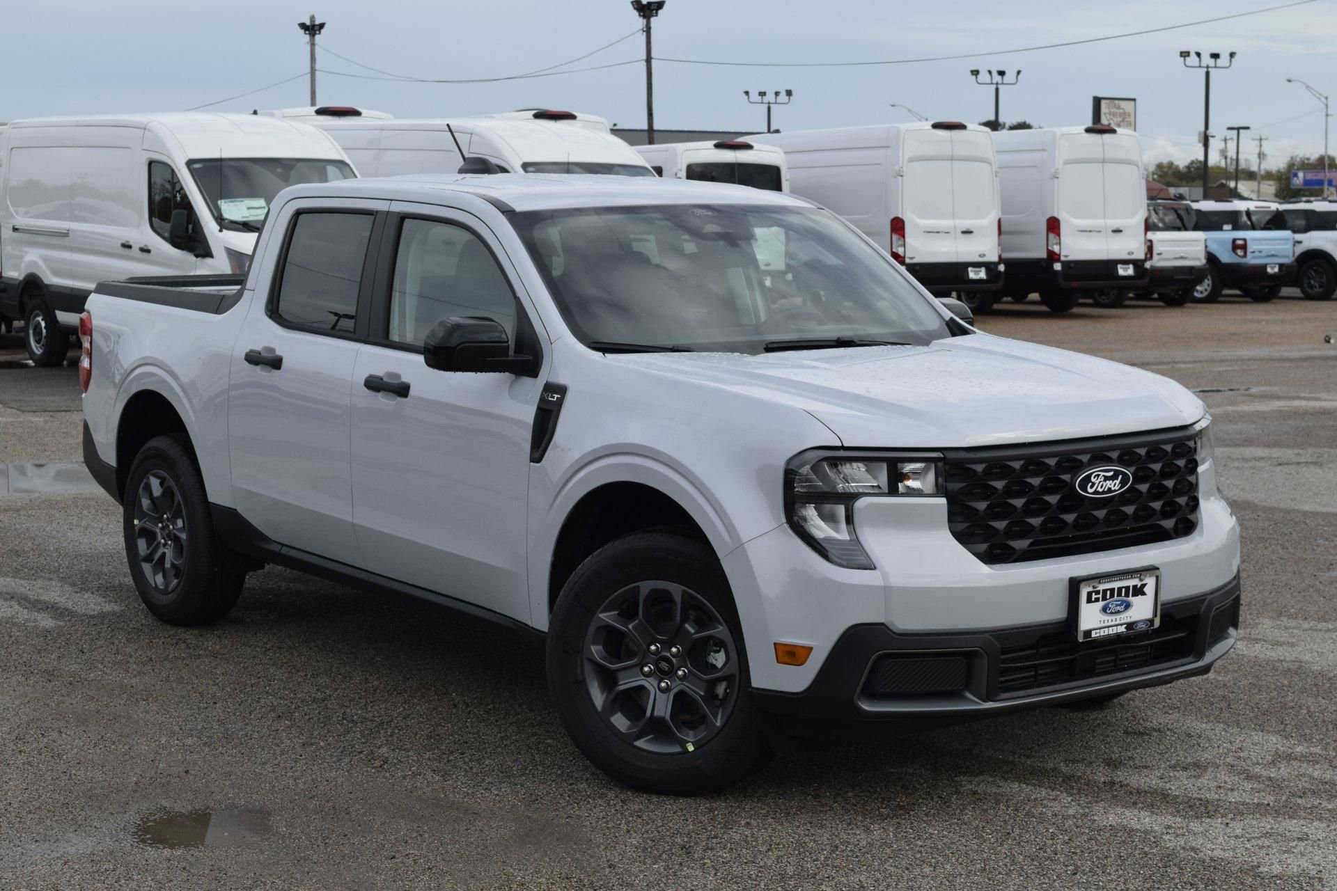 New 2026 Ford Maverick XLT w/ XLT Luxury Package image 3