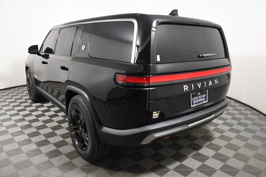 Used 2024 Rivian R1S Adventure AWD/4WD image 4