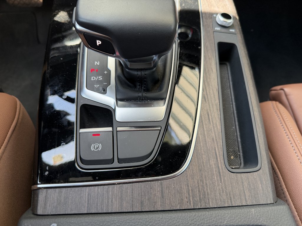 Used 2024 Audi Q5 e Premium w/ Convenience Package AWD/4WD image 26