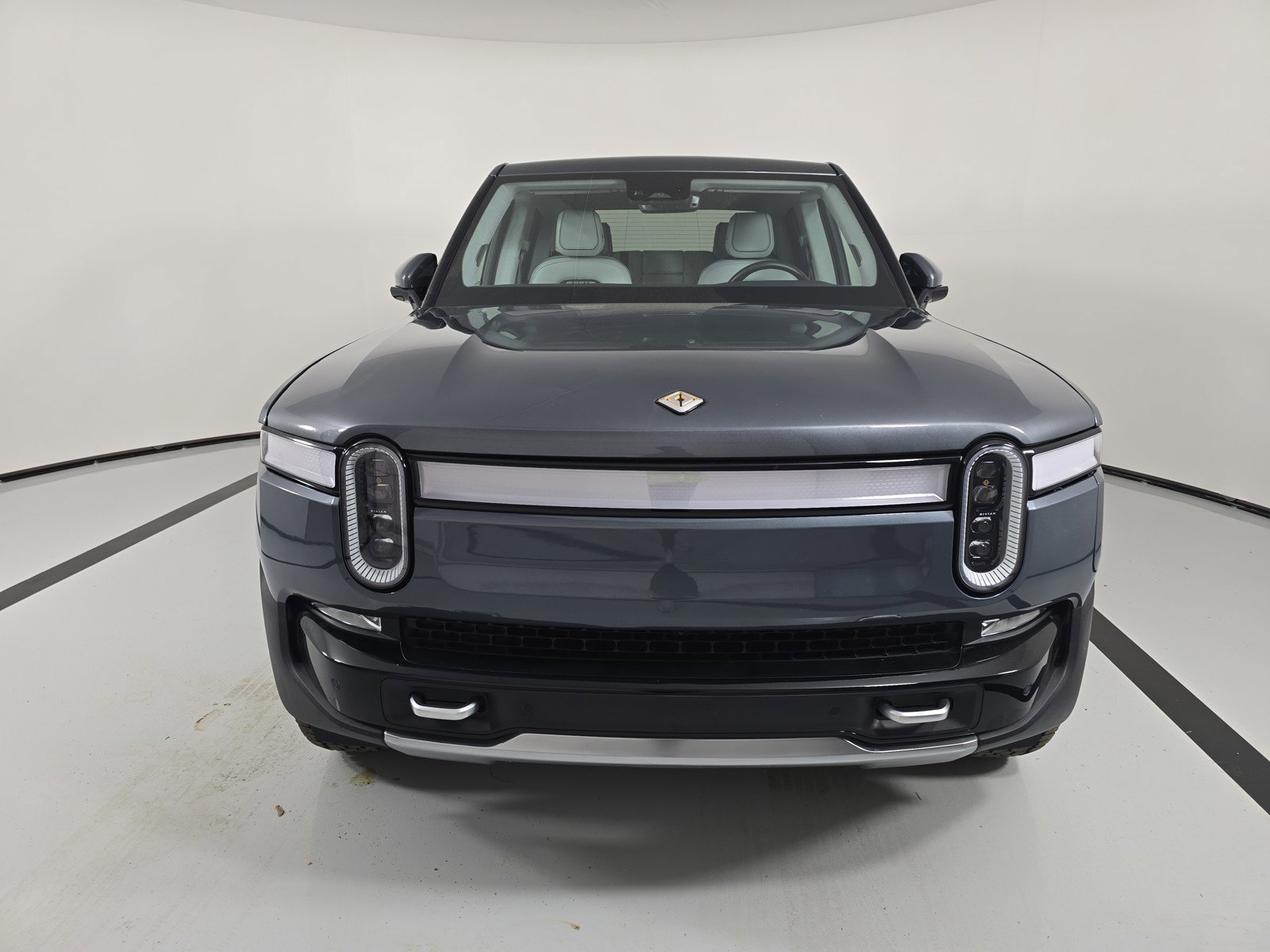 Used 2024 Rivian R1T Adventure image 8