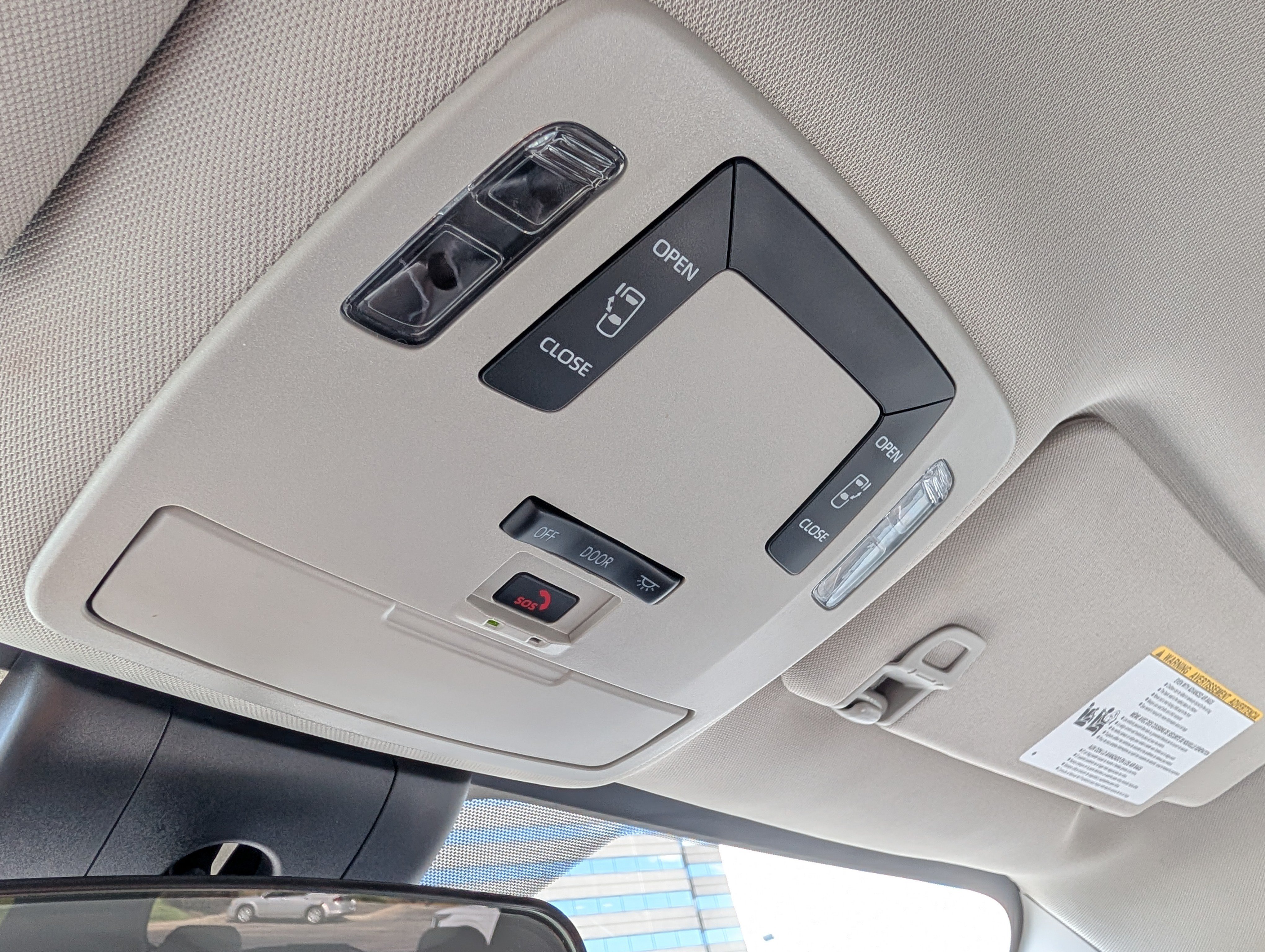 Used 2024 Toyota Sienna LE FWD image 32