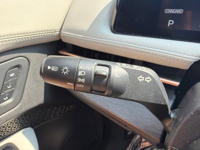Used 2023 Nissan Ariya FWD image 23