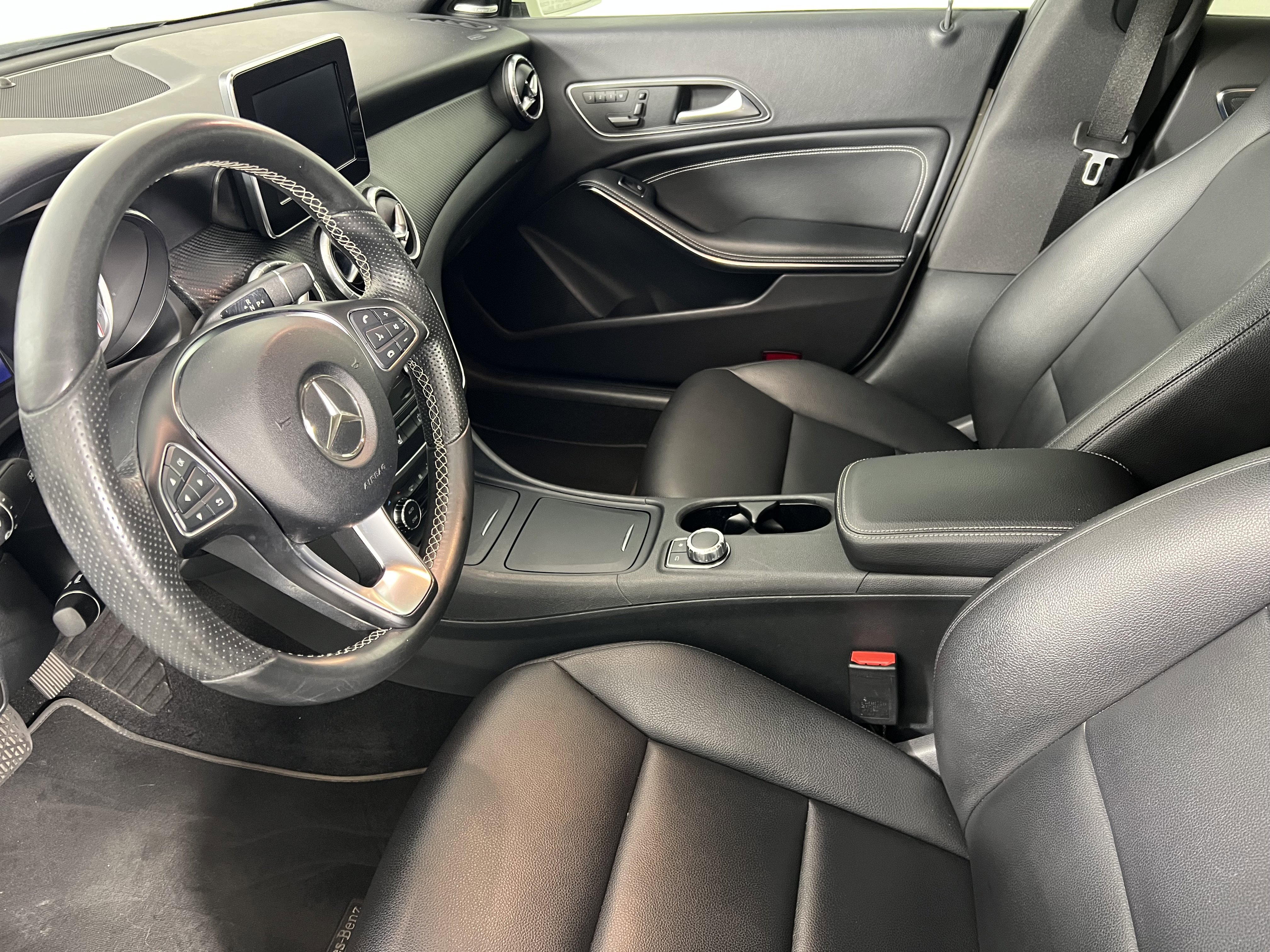 Used 2015 Mercedes-Benz CLA 250 4MATIC image 4