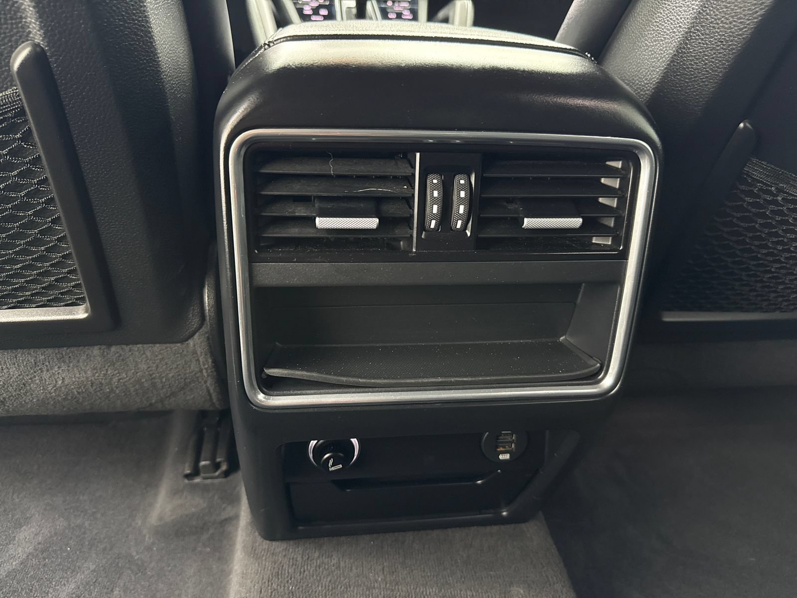 Used 2019 Porsche Cayenne AWD/4WD image 40